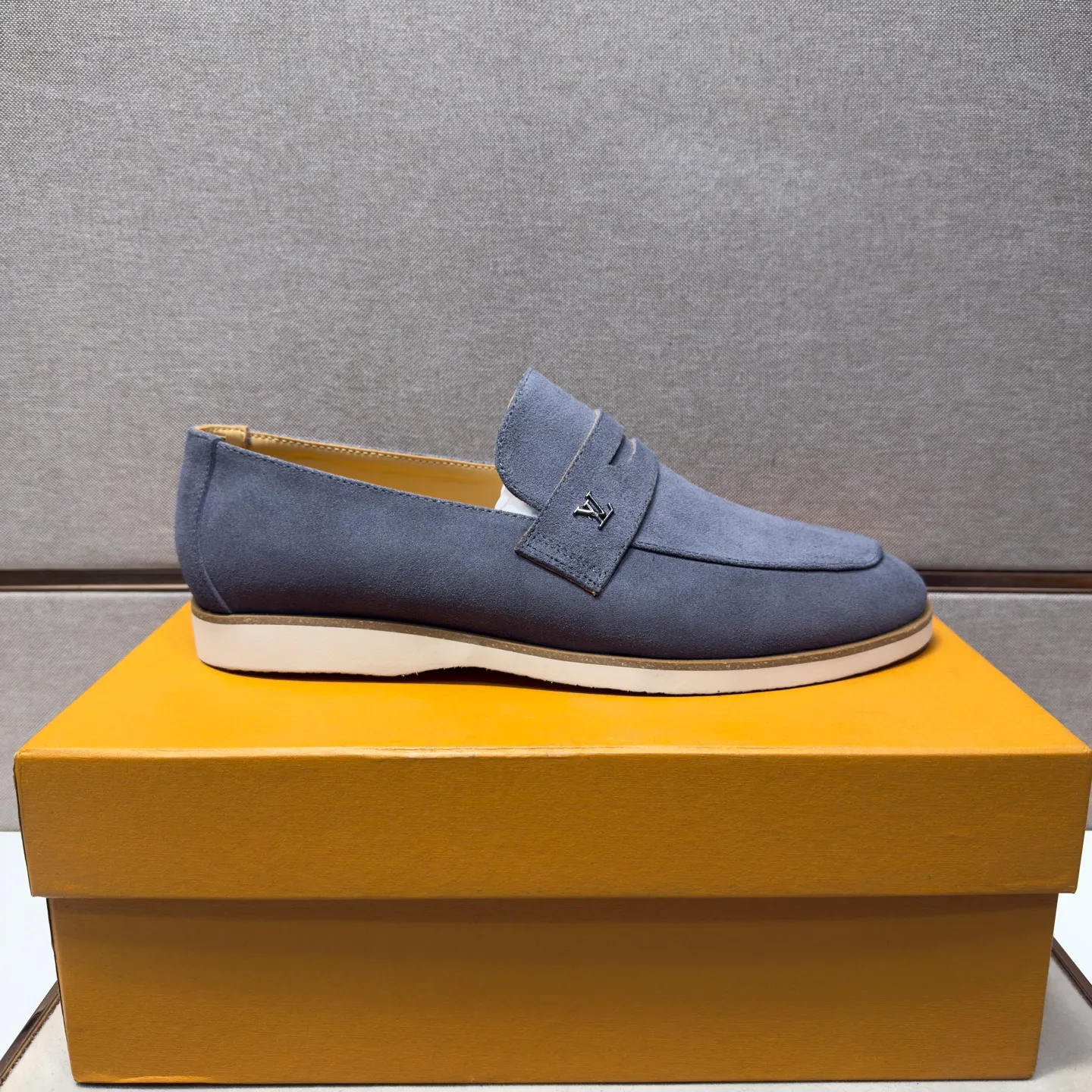 Men's men's shoes 💰pp442 [LV～] Men's casual shoes 2026z cabinet sales simultaneously 🔶Size: 38-44 #️⃣ 🔷4 colors🔜The upper is made of cowhide stitching ➕Cowhide lining, comfortable and breathable, sole: original comfortable and wear-resistant outsole, ⚠️real thing📱photographed🎬real thing is better📢📢📢